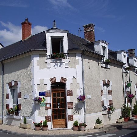 Bed and Breakfast Les Glycines Plaimpied-Givaudins Exterior foto